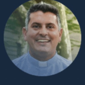 Marcelo Marciano, Sacerdote, colaborador de Se Buscan Rebeldes